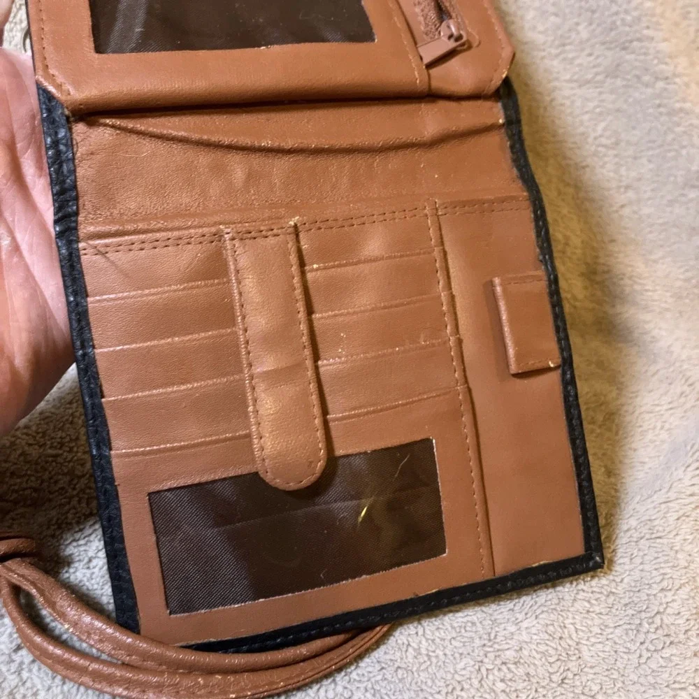Rugged Outland Leather Crossbody Wallet Bag Purse Multi Card Black Gold Hardware